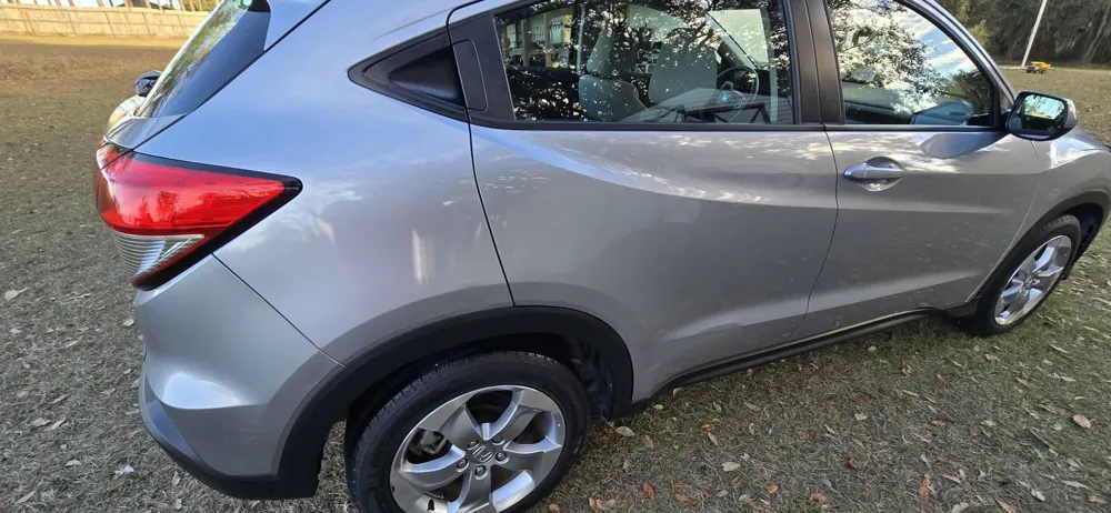 Silver Honda HR-V, front three-quarter view