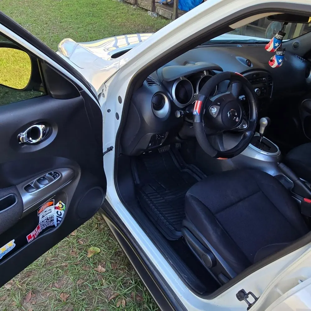 Clean interior of a Nissan Juke